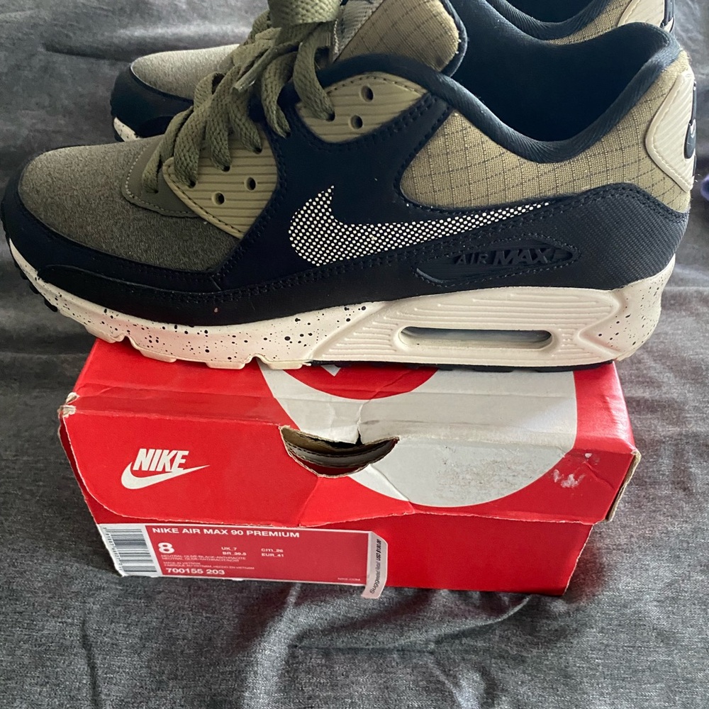 Nike Air Max 90 Premium Sneakers